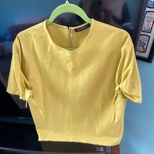 Peggy  Hartanto size 4 yellow blouse tie short sleeve